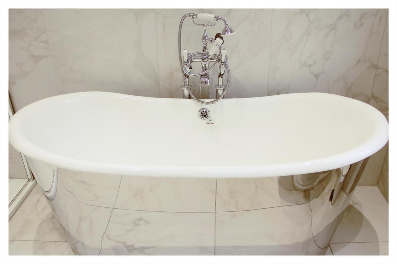 A Luxurious Masterpiece Steps From Stirlingヴィラ エクステリア 写真