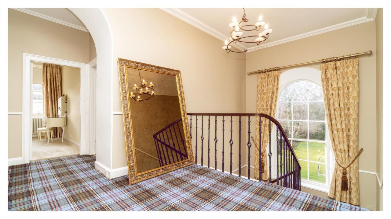 A Luxurious Masterpiece Steps From Stirlingヴィラ エクステリア 写真